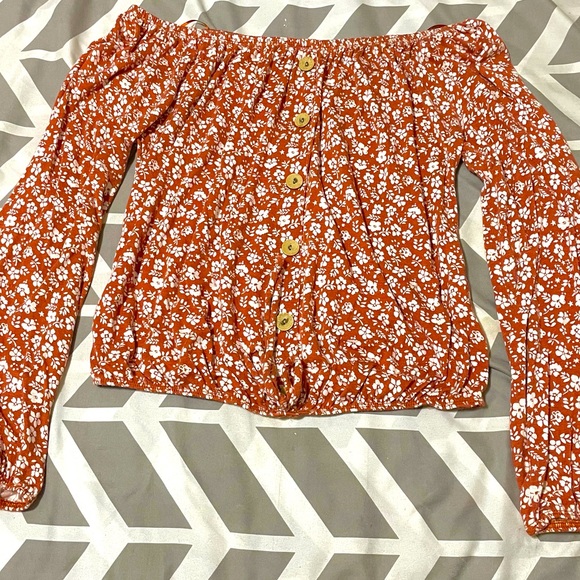 Coral orange overshoulder floral print crop top with wodden buttons on the front - Picture 1 of 4